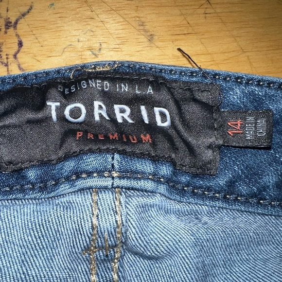 Torrid Skinny Jeans. - Picture 3 of 4
